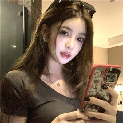 冰属性男子与酷酷女同事